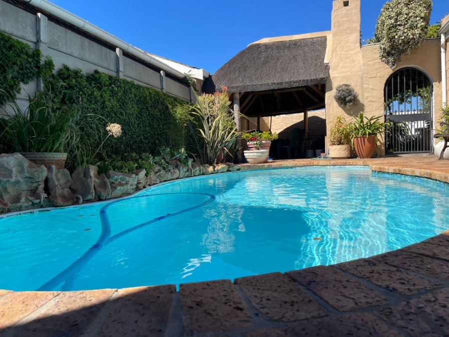 3 Bedroom Property for Sale in Erica Township Western Cape